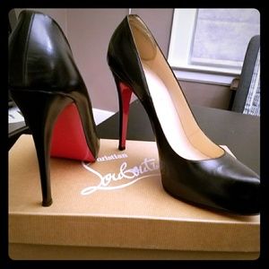 Christian Louboutin Black Platform Pump - CLASSIC
